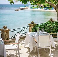 Round Hill Hotel And Villas