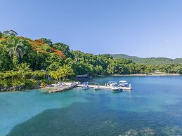 Round Hill Hotel And Villas