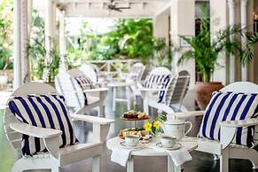 Round Hill Hotel And Villas