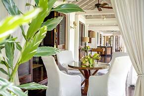 Round Hill Hotel And Villas