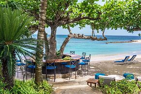 Round Hill Hotel And Villas