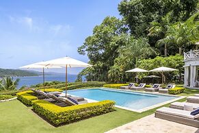 Round Hill Hotel And Villas