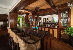 Round Hill Hotel And Villas