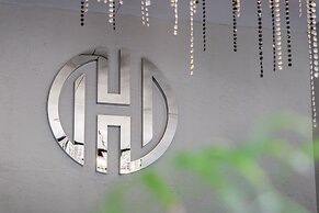 Fortune House Hotel Suites