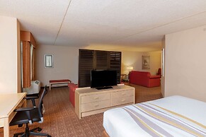 La Quinta Inn & Suites by Wyndham Garden City