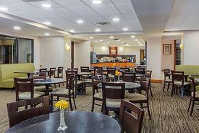 La Quinta Inn & Suites by Wyndham Garden City