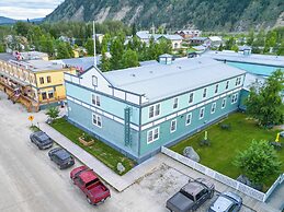 Holland America Dawson City Inn
