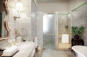 Raffles Hotel Le Royal