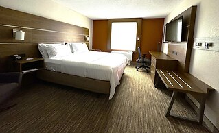 Holiday Inn Express & Suites Lincoln East - White Mountains by IHG