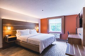 Holiday Inn Express & Suites Lincoln East - White Mountains by IHG