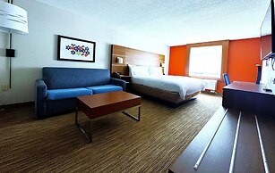 Holiday Inn Express & Suites Lincoln East - White Mountains by IHG