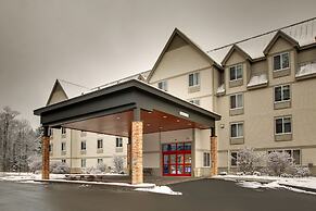 Holiday Inn Express & Suites Lincoln East - White Mountains by IHG