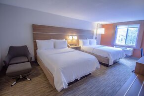 Holiday Inn Express & Suites Lincoln East - White Mountains by IHG