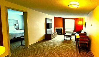 Holiday Inn Express & Suites Lincoln East - White Mountains by IHG