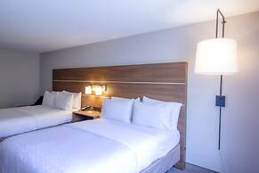 Holiday Inn Express & Suites Lincoln East - White Mountains by IHG
