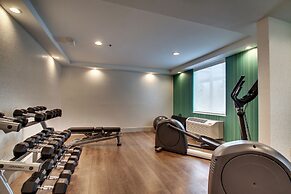 Holiday Inn Express & Suites Lincoln East - White Mountains by IHG