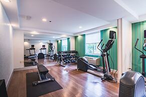 Holiday Inn Express & Suites Lincoln East - White Mountains by IHG