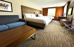 Holiday Inn Express & Suites Lincoln East - White Mountains by IHG