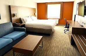 Holiday Inn Express & Suites Lincoln East - White Mountains by IHG