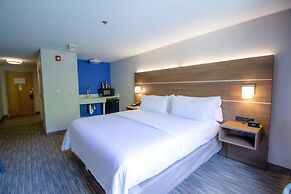 Holiday Inn Express & Suites Lincoln East - White Mountains by IHG
