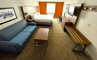 Holiday Inn Express & Suites Lincoln East - White Mountains by IHG