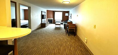 Holiday Inn Express & Suites Lincoln East - White Mountains by IHG