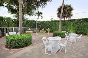 Hilton Naples