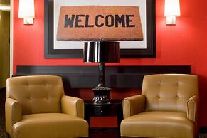 Aviator Suites Hotel by Aspen Hotels