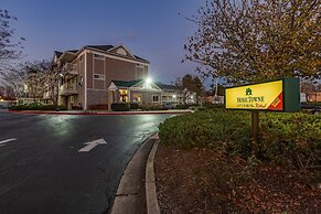 HomeTowne Studios by Red Roof Atlanta - Chamblee