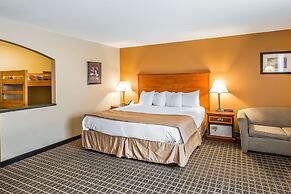Quality Inn & Suites On the River