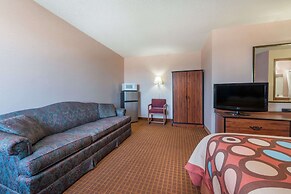 Super 8 by Wyndham Wakeeney