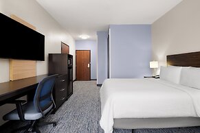 Garner Hotel Topeka West, by IHG