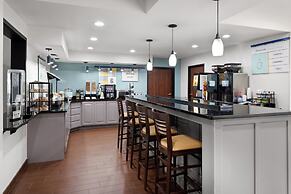 Garner Hotel Topeka West, by IHG