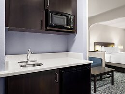 Garner Hotel Topeka West, by IHG