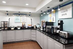 Garner Hotel Topeka West, by IHG