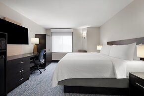 Garner Hotel Topeka West, by IHG