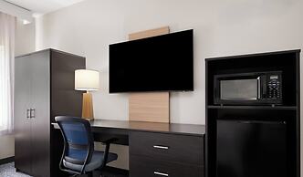 Garner Hotel Topeka West, by IHG