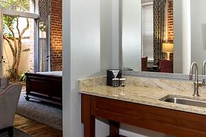 East Bay Inn, Historic Inns of Savannah Collection