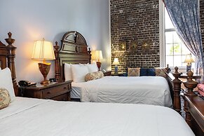 East Bay Inn, Historic Inns of Savannah Collection