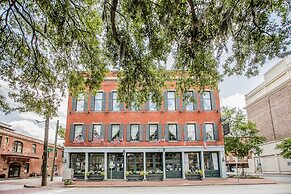 East Bay Inn, Historic Inns of Savannah Collection