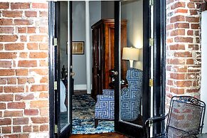 East Bay Inn, Historic Inns of Savannah Collection