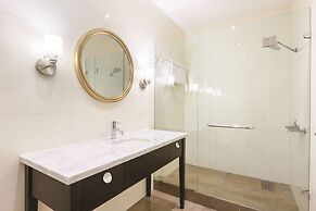 Rendezvous Hotel Melbourne