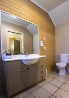 Albury Georgian Motel & Suites