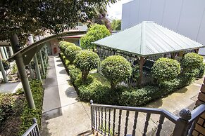 Albury Georgian Motel & Suites