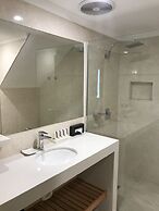 Canterbury International Hotel