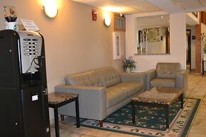 Super 8 by Wyndham Germantown/Milwaukee