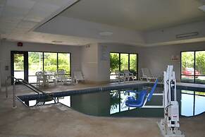 Super 8 by Wyndham Germantown/Milwaukee