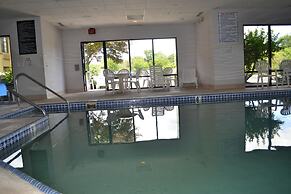 Super 8 by Wyndham Germantown/Milwaukee
