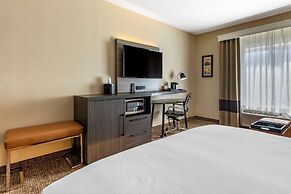 Comfort Inn & Suites North Dallas - Addison