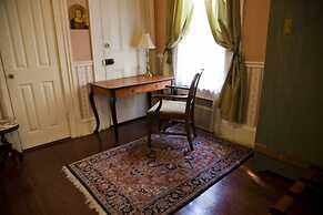 Fairchild House Bed & Breakfast